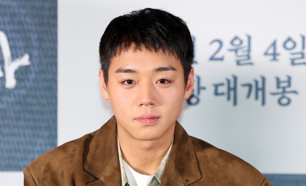 박지훈, 신비로운 눈빛