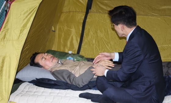 장동혁 대표 찾은 김문수 전 장관