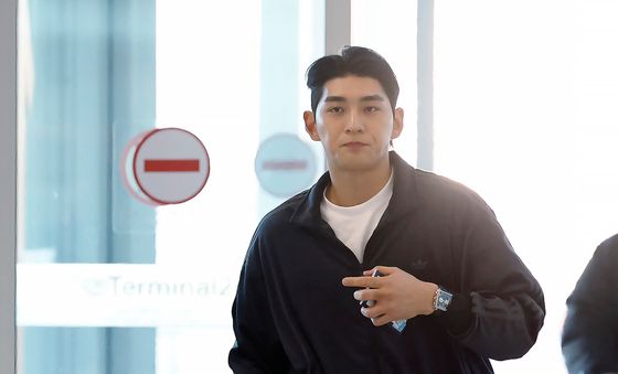 공항 도착한 이정후