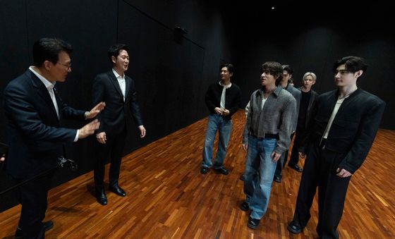 엔하이픈 만난 김민석 총리