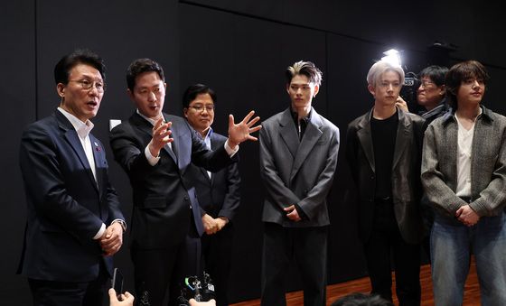 하이브 방문한 김민석 총리