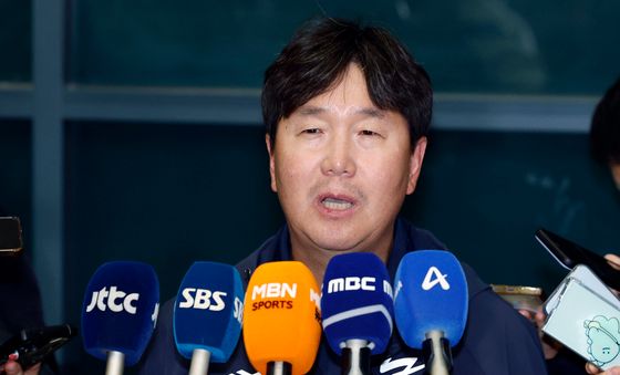 류지현 야구대표팀 감독, 전지훈련 종료 후 귀국 인터뷰