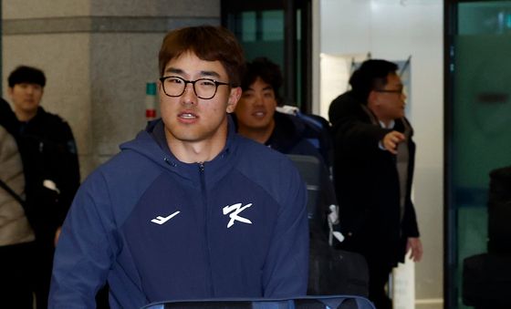 전지훈련 마치고 귀국하는 안현민