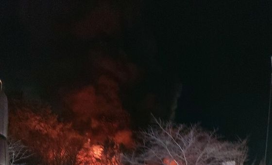 부산 기장군 공장 화재, 산불로 확산