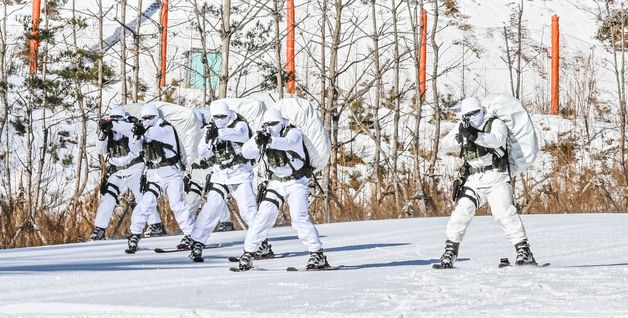 육군 특전사, 혹한 속 설한지 극복훈련 실시