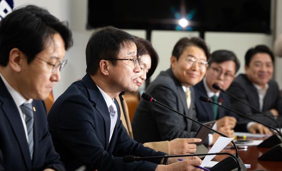 모두 발언하는 한병도 민주당 원내대표