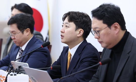 발언하는 이준석 대표