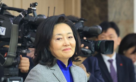 남북교류협력추진협의회의 참석하는 박영선 센터장