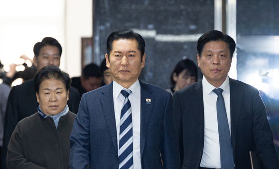 '검찰개혁' 정책의총 참석하는 정청래 민주당 대표