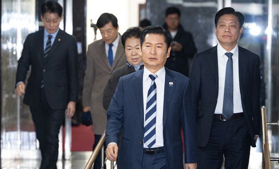 정청래 민주당 대표, '검찰개혁 논의' 정책의총 참석