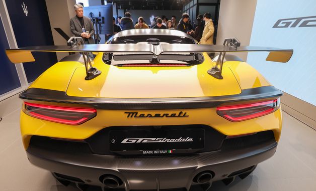 마세라티 GT2 스트라달레 후면은?