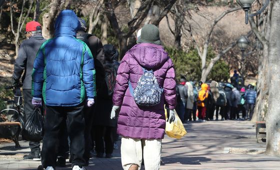 '최강 한파' 몰아친 무료급식소