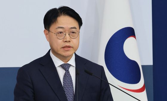 정례브리핑하는 이문배 외교부 부대변인