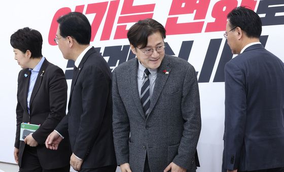 등 돌린 송언석·홍익표