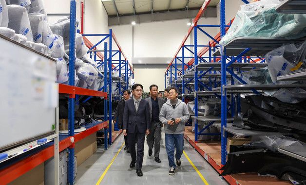 리팩토리 군산 준공현장 시찰하는 김정관 장관