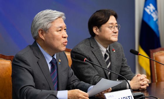 서왕진 조국혁신당 원내대표, 홍익표 청와대 정무수석 접견