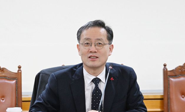 발언하는 이형일 차관