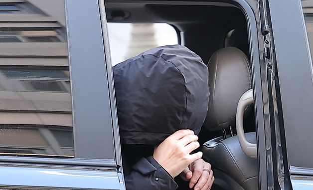 경찰 출석하는 '공천헌금 의혹' 강선우 의원 전 보좌관