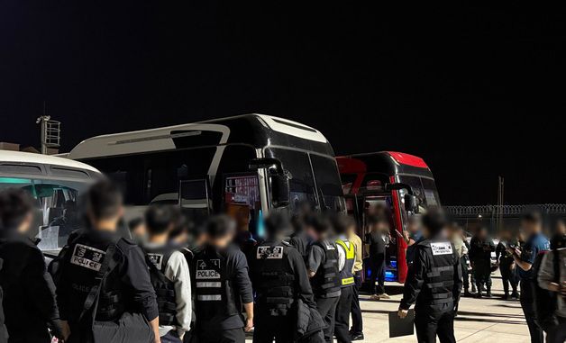 역대 최대 규모 캄보디아 스캠 조직원 73명, 국내 송환