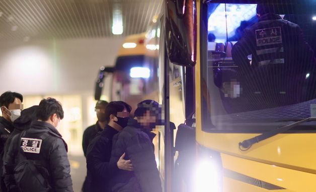 캄보디아 스캠 범죄 일당 대거 강제 송환