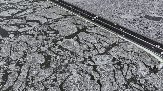 북극 풍경으로 변한 한강