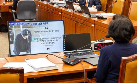 내란 태도 변화 질의 듣는 이혜훈 후보자