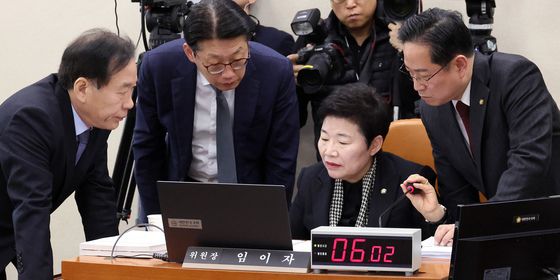 논의하는 재경위