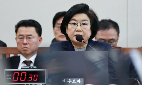 인사청문회 임하는 이혜훈 장관 후보자