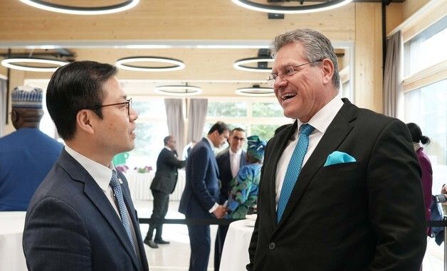 EU 통상집행위원과 면담하는 여한구 통상교섭본부장