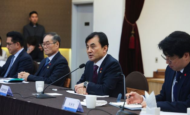 모두발언하는 안규백 장관