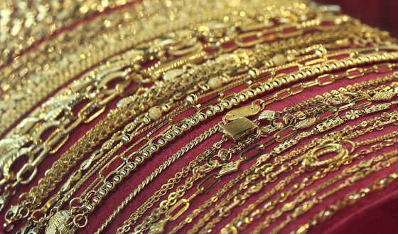 국제 금값, 5,000달러 목전