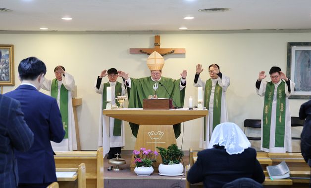 정순택 대주교, 국회 가톨릭신도의원회 신년 미사 거행