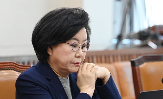 청문회 출석한 이혜훈 후보자