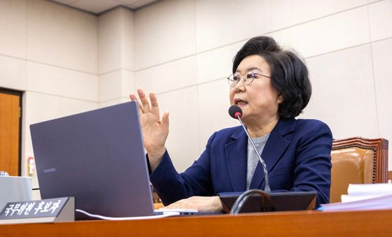 답변하는 이혜훈 후보자