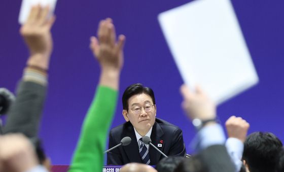 발언권 요청받는 이재명 대통령