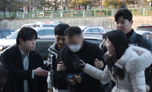 캄보디아 한국인 총책 부부 국내 송환