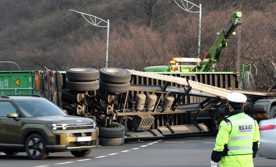 대구 범안삼거리 트레일러 전도 사고