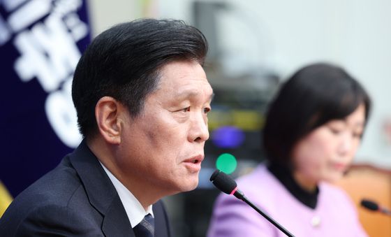 조국혁신당 합당 관련 답변하는 조승래