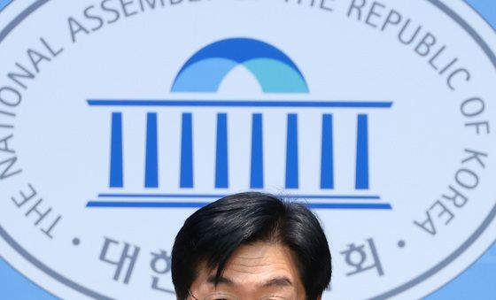 민주당 '이혜훈 지명 철회 겸허히 수용'