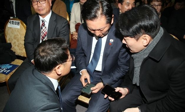 이해찬 전 총리 별세 보고 받는 정청래 대표