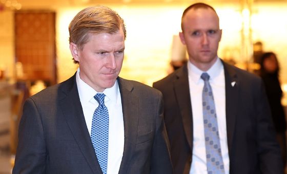 조현 외교부 장관과 논의 마친 콜비 미국 국방차관