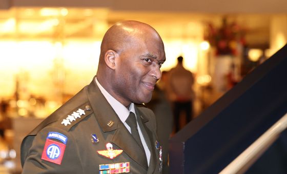 조찬 회동 마친 브런슨 주한미군사령관