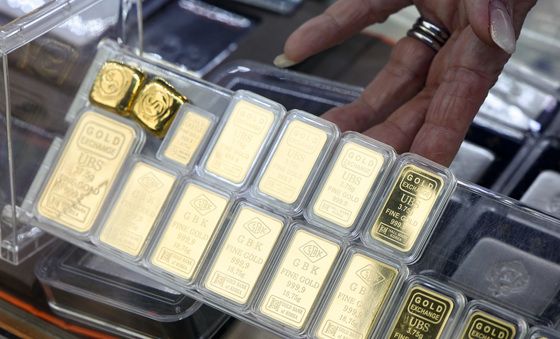 금, '사상 첫 온스당 5천달러'