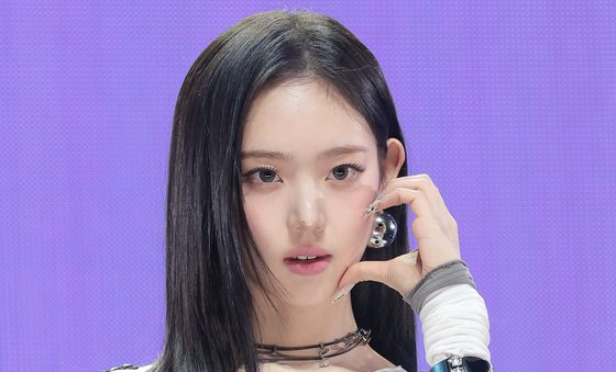 이솔 '토냥이'의 볼 하트