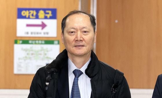 이완규 전 법제처장, 법정으로