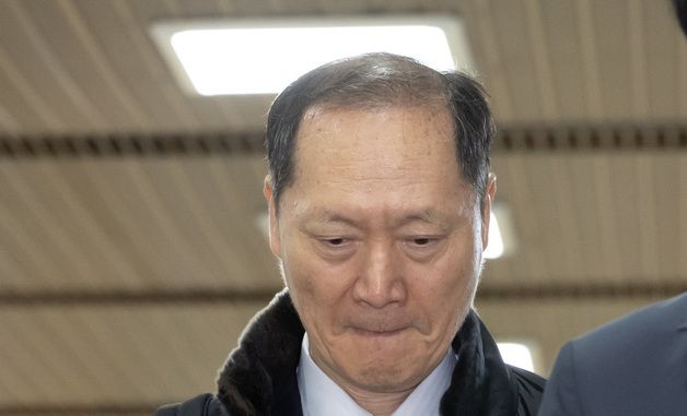 국회 위증 혐의 1차 공판 출석하는 이완규 전 법제처장