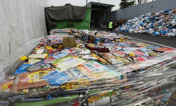 재활용 기다리는 알류미늄 캔