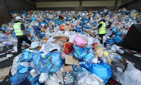 '하루만에 모인 재활용 폐기물'