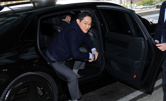 '이건희 컬렉션' 첫 해외 전시, 이재용 회장 미국으로 출국