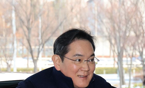 '이건희 컬렉션' 첫 해외 전시···이재용 회장 미국으로 출국